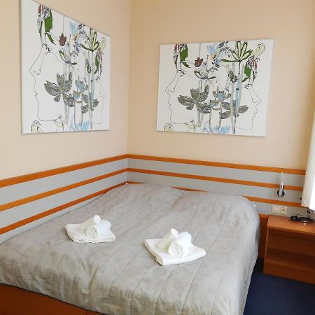 Hotel Air Holíč Bagian luar foto