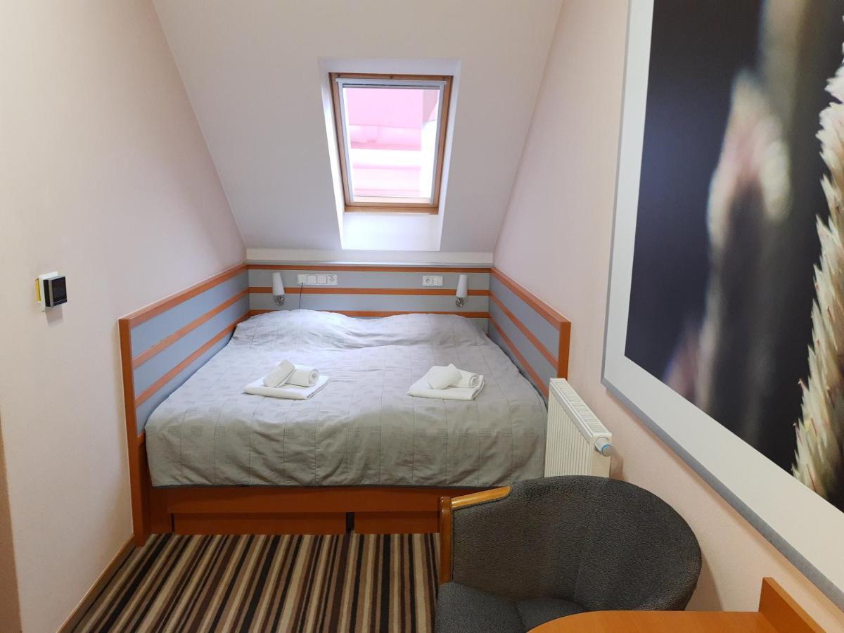 Hotel Air Holíč Bagian luar foto